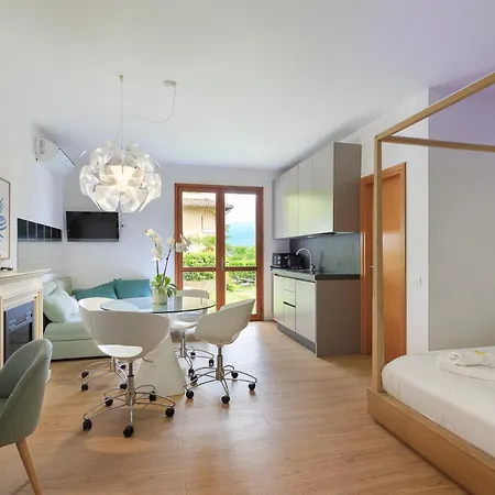 Marina アパート *